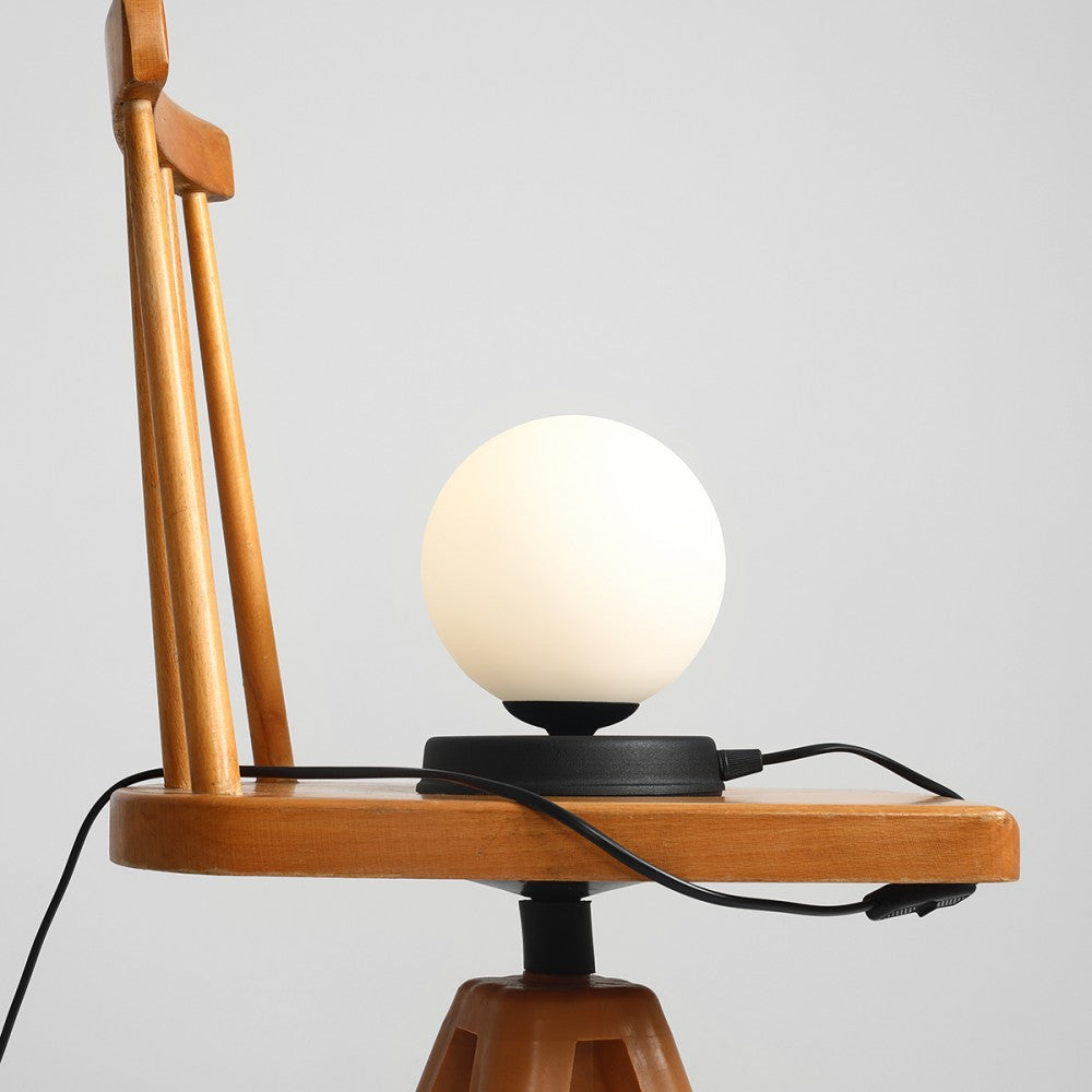Se Hazme - Bordlampe i sort metal og hvidt glas, ø 14 cm ❤ Kæmpe udvalg i 3-nordic - Køb online på udsalg og tilbud lige nu ❤ Hurtig levering til lave fragtpriser - Varenummer: 3-nordic-3280 og barcode / Ean: på lager - Udsalg på Lamper - Bordlamper Op til 63% rabat - Over 1.329 brands på online udsalg