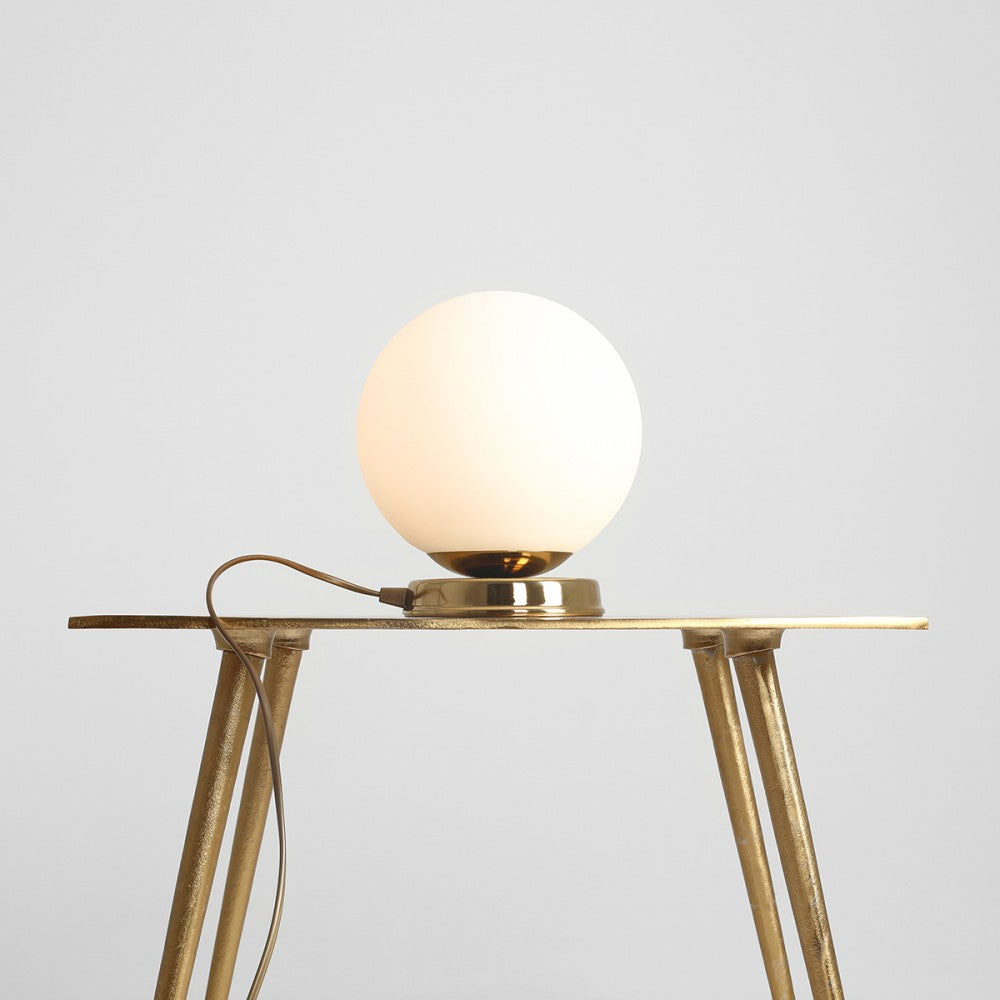 Se Hazme - Bordlampe i guld og hvidt glas, ø 20 cm ❤ Kæmpe udvalg i 3-nordic - Køb online på udsalg og tilbud lige nu ❤ Billig fragt • Hurtig levering - Varenummer: 3-nordic-3281 og barcode / Ean: på lager - Udsalg på Lamper - Bordlamper Få op til 67% i rabat - Shop udsalg fra mere end 1.798 mærker