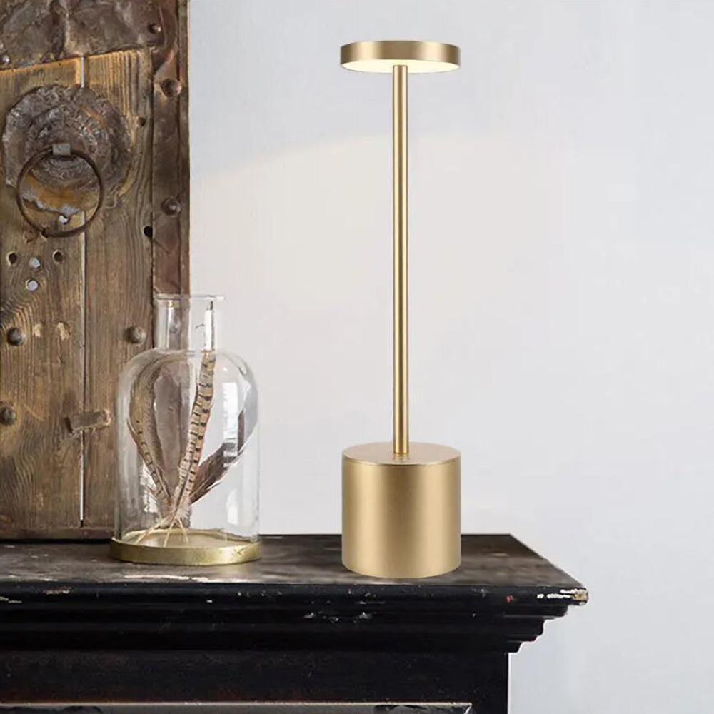 Minimalistisk LED bordlampe med gylden finish, genopladelig