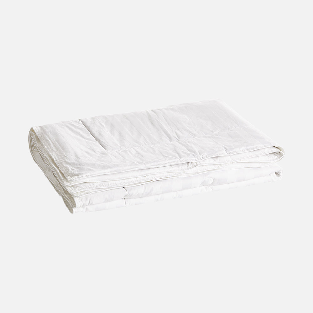 Se Butterfly Silk of Copenhagen SILKE-/BAMBUS Juniordyne ❤ Kæmpe udvalg i Butterfly Silk of Copenhagen - Køb online på udsalg og tilbud lige nu ❤ Lav fragtpris og hurtig levering - Varenummer: HomeFeeling-9426 og barcode / Ean: 5768891104720 på lager - Udsalg på Dyner - Silkedyne - Alle dyner - Juniordyner - Alt til baby og junior Op til 63% rabat - Kendte mærker på udsalg – over 1.329 brands