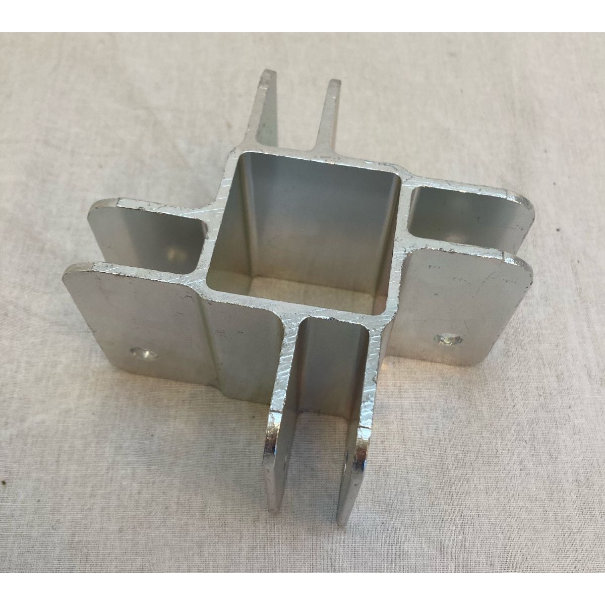 Se Midterbeslag top (peakpole) 40mm ❤ Kæmpe udvalg i Zederkof - Køb online på udsalg og tilbud lige nu ❤ Meget billig fragt og hurtig levering - Varenummer: Zederkof-73503 - Udsalg på Telte - Foldetelte - Foldetelt tilbehør - Foldetelt stativer - Reservedele til stativer 40mm Store besparelser – op til 77% - Udsalg på mere end 2.281 populære mærker