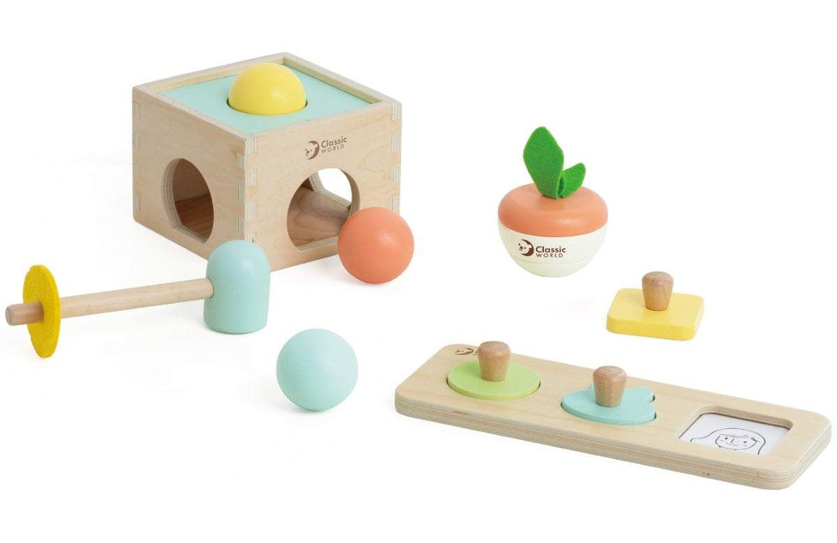 Se Classic Hello Box Gavesæt til babyer over 6 måneder (fra 6 M) ✔ Kæmpe udvalg i Classic World - Køb online på udsalg og tilbud lige nu ✔ Billig fragt og hurtig levering - Varenummer: MMAction-22910028 og 6927049010286 på lager - Udsalg på Baby Legetøj Få op til 69% i rabat - Find over 1.798 mærker på udsalg