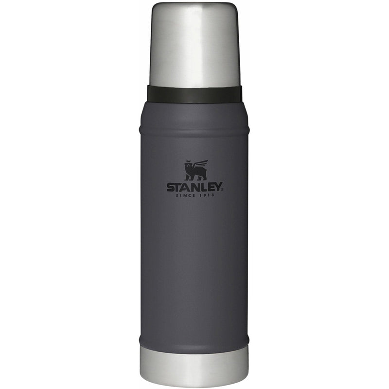 Se Stanley Classic Vacuum termoflaske 0,75 liter, charcoal ✔ Kæmpe udvalg i Stanley ✔ Meget billig fragt og hurtig levering: 1 - 2 hverdage - Varenummer: KTO-ST1001612061 og barcode / Ean: &