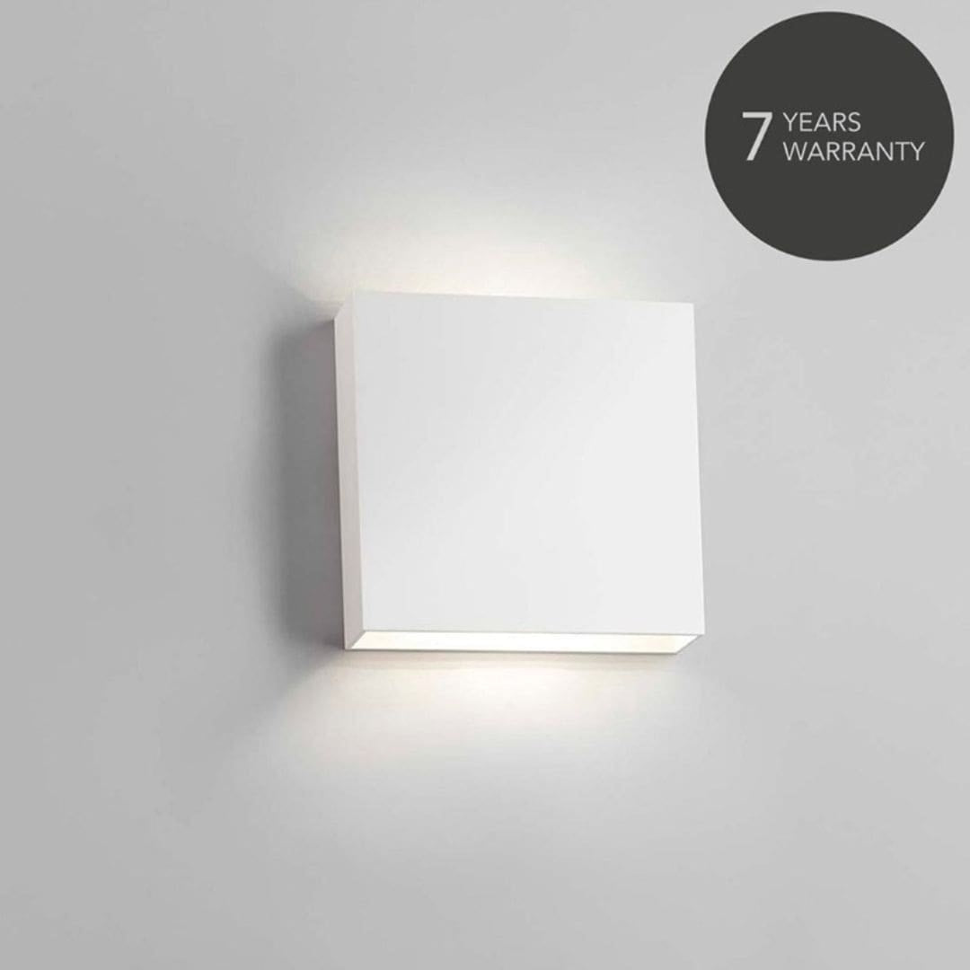 Hvid Compact W2 Up-Down LED-væglampe fra Light-Point
