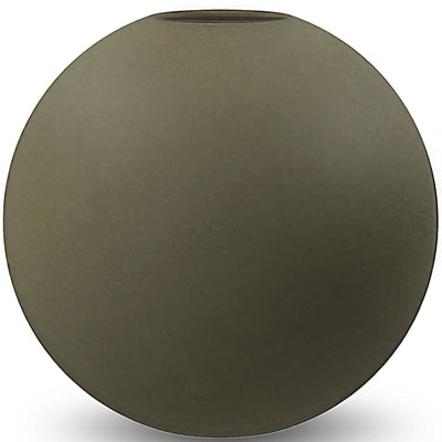 Se Cooee Design Ball vase, 20 cm, olive ✔ Kæmpe udvalg i Cooee Design ✔ Meget billig fragt og hurtig levering: 1 - 2 hverdage - Varenummer: KTO-HI-028-03-OV og barcode / Ean: '7350057807781 på lager - Udsalg på Vase Spar op til 62% - Over 1122 kendte brands på udsalg