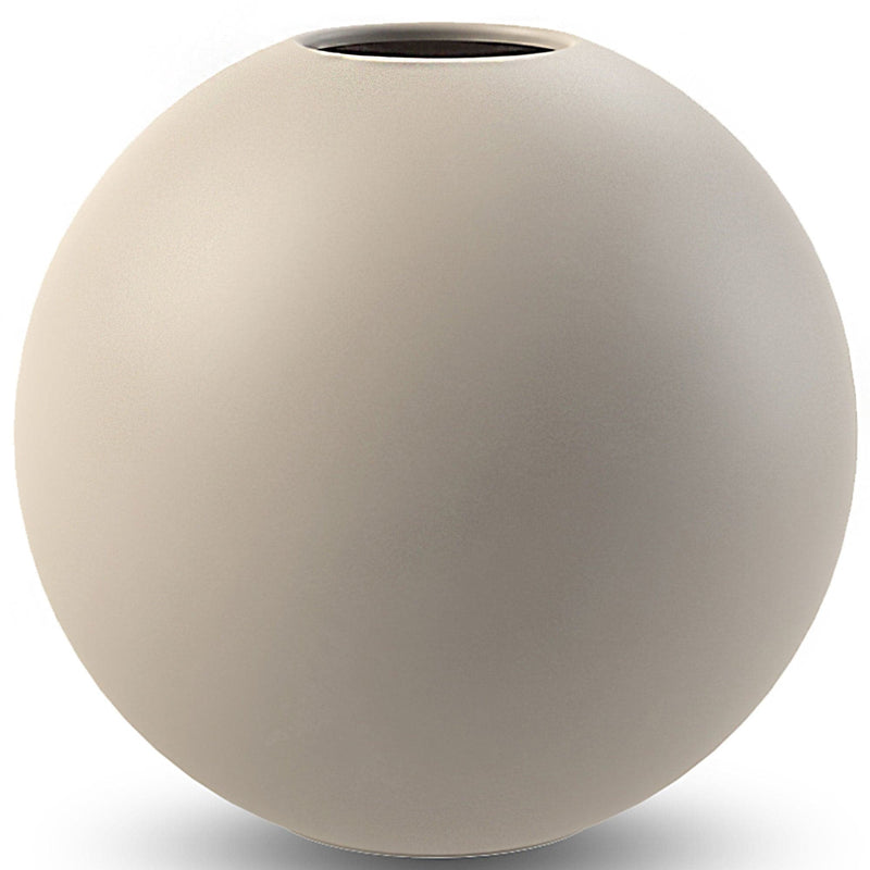 Se Cooee Design Ball vase, 20 cm, sand ✔ Kæmpe udvalg i Cooee Design ✔ Meget billig fragt og hurtig levering: 1 - 2 hverdage - Varenummer: KTO-HI-028-03-SA og barcode / Ean: &