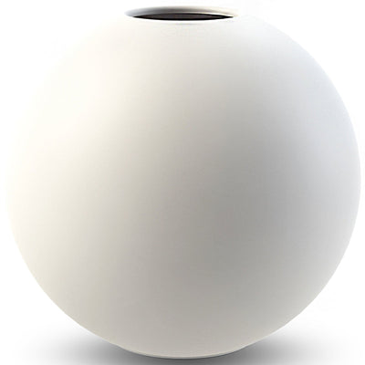Se Cooee Design Ball vase, 20 cm, white ✔ Kæmpe udvalg i Cooee Design ✔ Meget billig fragt og hurtig levering: 1 - 2 hverdage - Varenummer: KTO-HI-028-03-WH og barcode / Ean: '7350057860441 på lager - Udsalg på Vase Spar op til 57% - Over 1122 kendte brands på udsalg