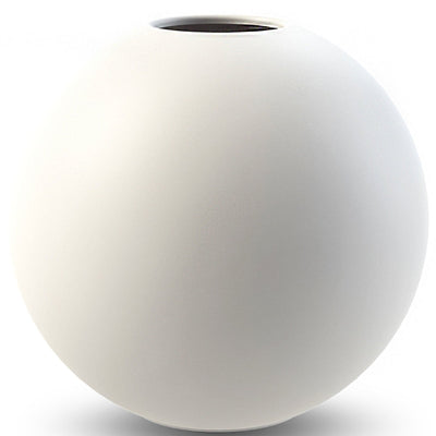 Se Cooee Design Ball vase, 10 cm, white ✔ Kæmpe udvalg i Cooee Design ✔ Meget billig fragt og hurtig levering: 1 - 2 hverdage - Varenummer: KTO-HI-028-02-WH og barcode / Ean: '7350057860397 på lager - Udsalg på Vase Spar op til 58% - Over 1122 kendte brands på udsalg