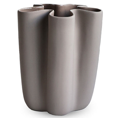 Se Cooee Design Tulipa vase, 20 cm, sand ✔ Kæmpe udvalg i Cooee Design ✔ Meget billig fragt og hurtig levering: 1 - 2 hverdage - Varenummer: KTO-HI-059-01-SA og barcode / Ean: '7350057808979 på lager - Udsalg på Vase Spar op til 52% - Over 1124 kendte brands på udsalg