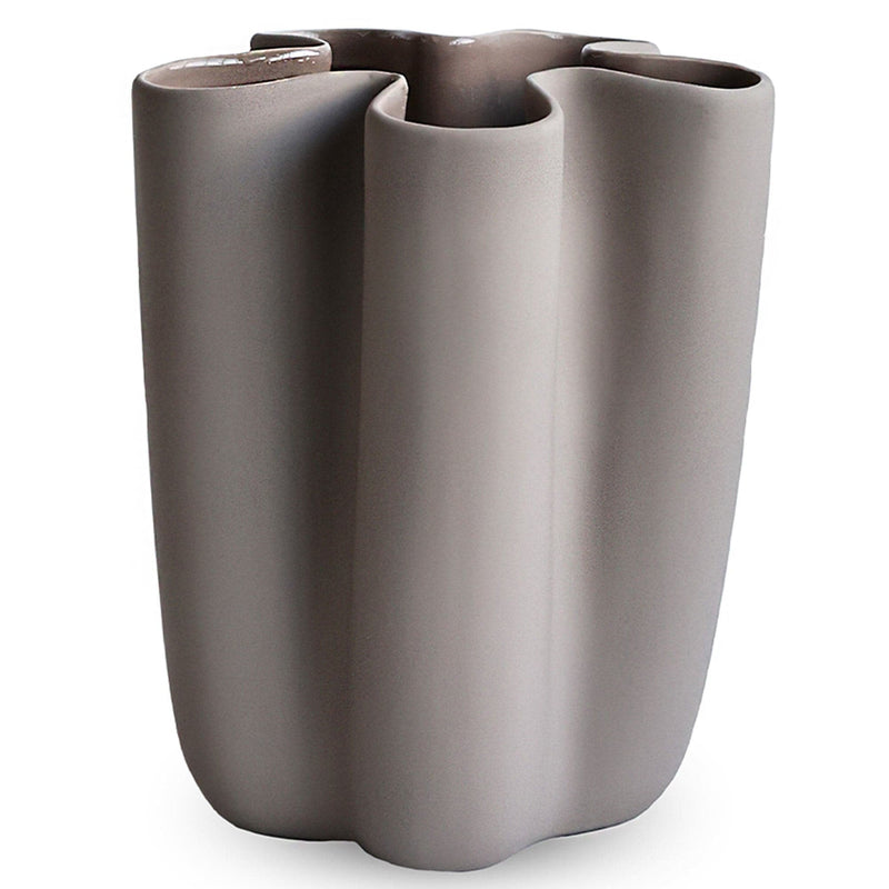 Se Cooee Design Tulipa vase, 20 cm, sand ✔ Kæmpe udvalg i Cooee Design ✔ Meget billig fragt og hurtig levering: 1 - 2 hverdage - Varenummer: KTO-HI-059-01-SA og barcode / Ean: &