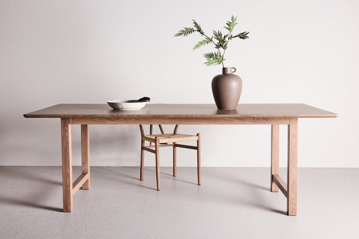 Se Venture Home - Count - spisebord 100Ã220 cm - Brun ❤ Kæmpe udvalg i Venture Home - Køb online på udsalg og tilbud lige nu ❤ Hurtig levering til lave fragtpriser - Varenummer: Bolig&Haven-52765503324490 og barcode / Ean: 7340220899361 på lager - Udsalg på Spar stort – op til 71% - Over 2.739 kendte brands på stort udsalg