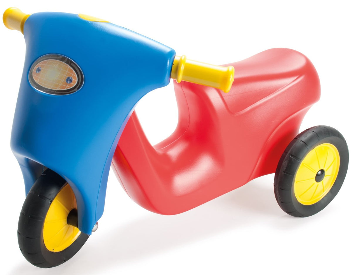 Se Dantoy Classic scooter med gummihjul. L.60 cm ✔ Kæmpe udvalg i Dantoy - Køb online på udsalg og tilbud lige nu ✔ Meget billig fragt og hurtig levering - Varenummer: MMAction-233015 og 5701217033311 på lager - Udsalg på Gå Biler Spar stort – op til 59% - Over 2.739 kendte mærker på stort udsalg
