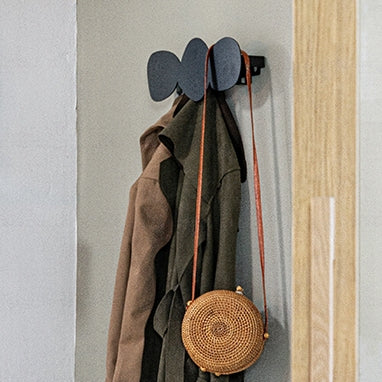 Se Stones - Knagerække i sort metal med organiske former, 3 knager ❤ Kæmpe udvalg i 3-nordic - Køb online på udsalg og tilbud lige nu ❤ Billig fragt • Hurtig levering - Varenummer: 3-nordic-8612 og barcode / Ean: på lager - Udsalg på Entre - Knagerækker Spar stort – op til 53% - Eksklusivt udsalg på over 2.739 brands