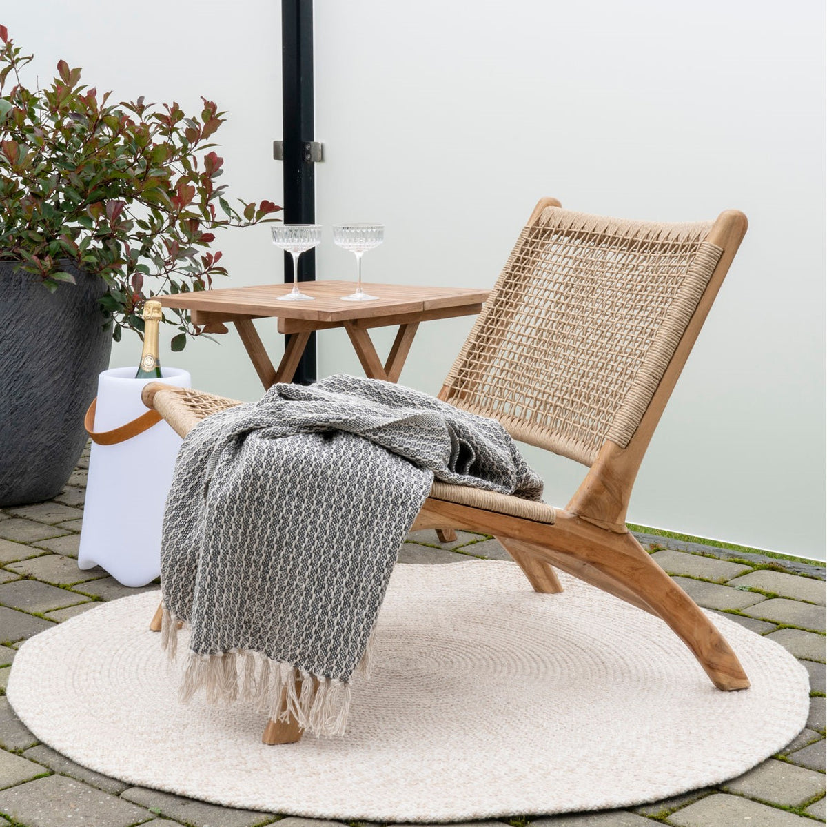 Se Onas - Stol i teaktræ og pollyrattan ❤ Kæmpe udvalg i 3-nordic - Køb online på udsalg og tilbud lige nu ❤ Super billig fragt og lynhurtig levering - Varenummer: 3-nordic-4771 og barcode / Ean: 5713917004638 på lager - Udsalg på Dagligstue - Lænestole Spar stort – op til 53% - Eksklusivt udsalg på over 2.739 brands