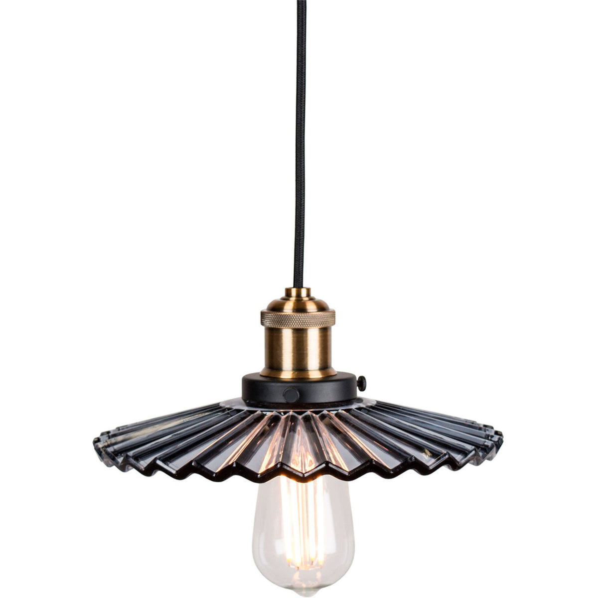 Globen Lighting Cobbler pendel i røg med plisseret glas, 25 cm
