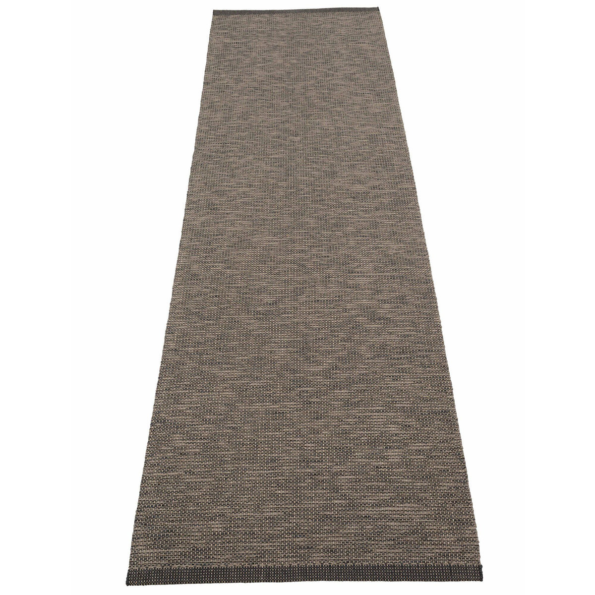 Pappelina Sam gulvtæppe i black/walnut, 300 x 70 cm