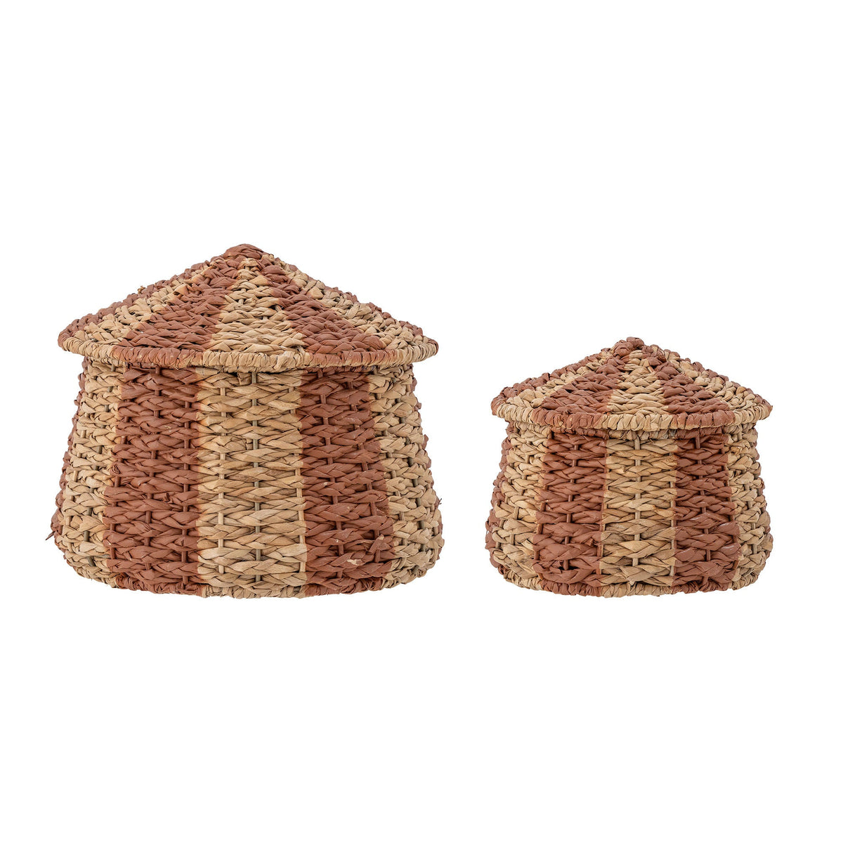 Se Bloomingville MINI - Ruddi Kurv m/Låg, Rød, Bankuan Grass, sæt af 2 stk. ❤ Kæmpe udvalg i Bloomingville MINI - Køb online på udsalg og tilbud lige nu ❤ Lav fragtpris og hurtig levering - Varenummer: Bolig&Haven-49656373543242 og barcode / Ean: 5711173289226 på lager - Udsalg på Store besparelser – op til 71% - Udsalg på mere end 2.281 populære mærker
