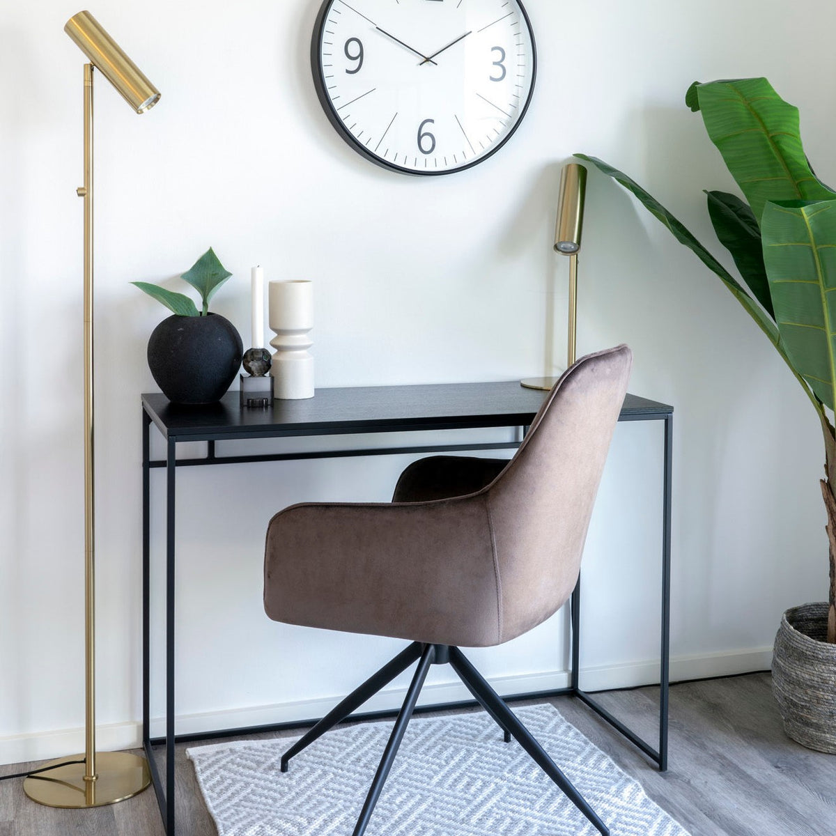 Se Tubox - Gulvlampe i messing ❤ Kæmpe udvalg i 3-nordic - Køb online på udsalg og tilbud lige nu ❤ Billig fragt • Hurtig levering - Varenummer: 3-nordic-5424 og barcode / Ean: 5713917016921 på lager - Udsalg på Lamper - Gulvlamper Store besparelser – op til 71% - Store besparelser på over 2.281 brands
