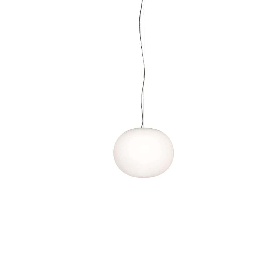 Flos Glo-Ball S1 pendel i mundblæst opaliseret glas