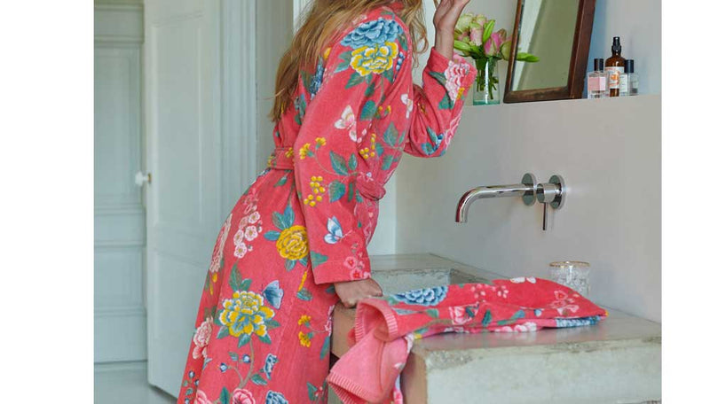 Se tilbud på PIP Studio Good Evening Coral Morgenkåbe - S! Billigt udsalg på Pip Studio. Køb online nu! Hurtig levering: 1-2 hverdage. Spar op til 63%.