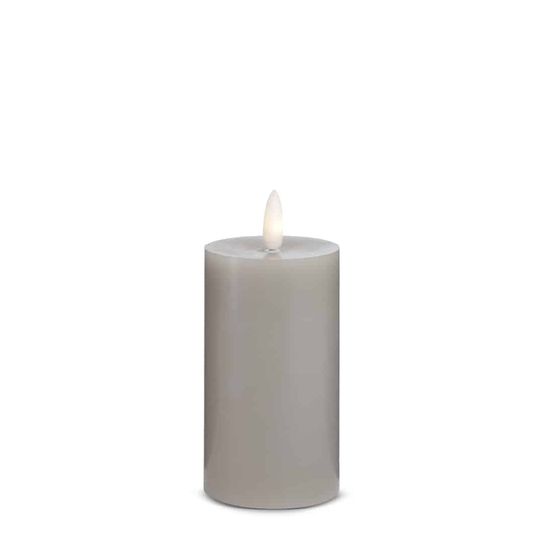 Se LED Stearinlys - 1 stk. - ø55 x 125 cm - m/3D flamme - (flere farver) - Grå ✔ Kæmpe udvalg i Satana - Køb online på udsalg og tilbud lige nu ✔ Hurtig levering til lave fragtpriser - Varenummer: Satana-390976 på lager - Udsalg på Zink Spar stort – op til 71% - Over 2.739 kendte brands på stort udsalg