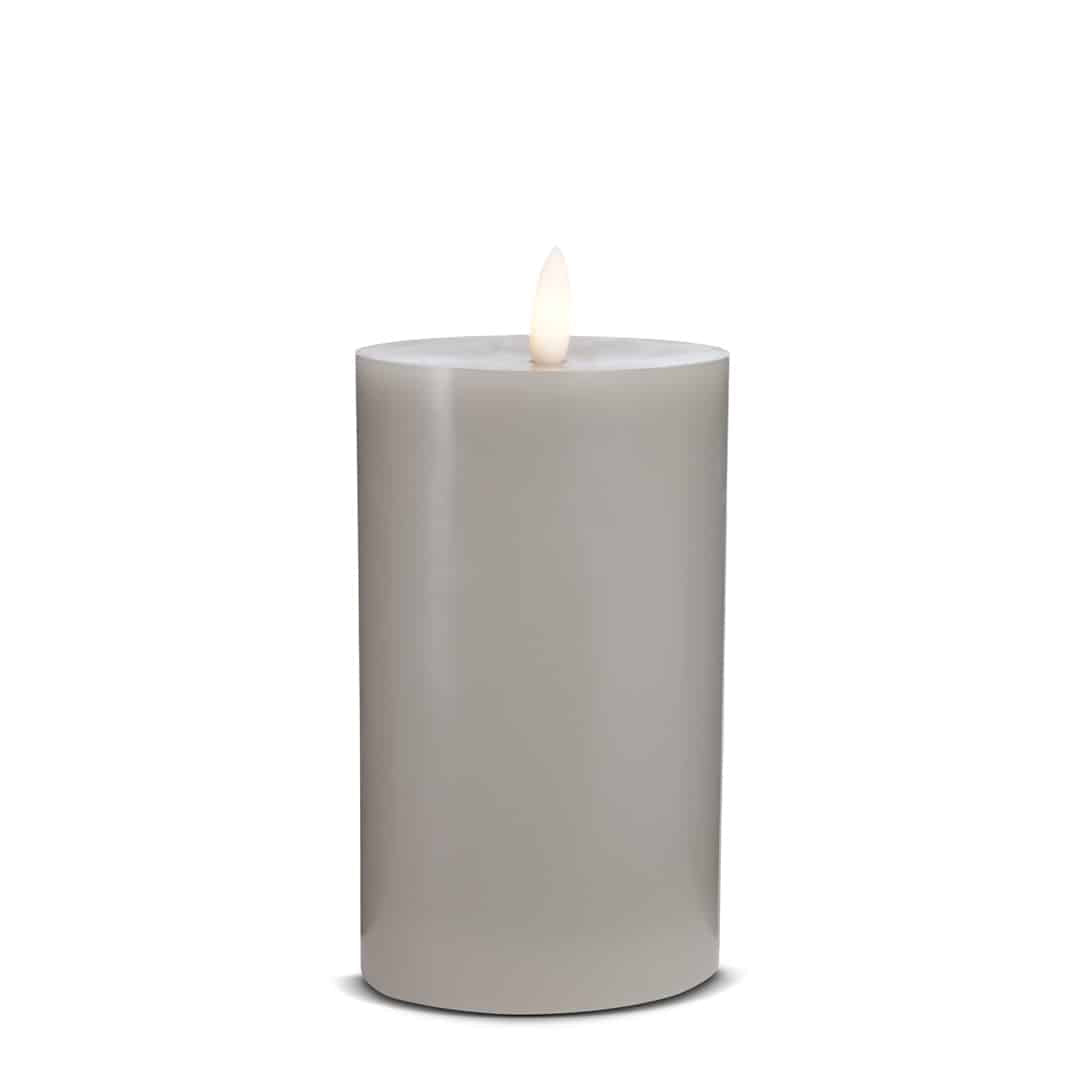 Se LED Stearinlys - 1 stk. - ø75 x 15 cm - m/3D flamme - (flere farver) - Grå ✔ Kæmpe udvalg i Satana - Køb online på udsalg og tilbud lige nu ✔ Billig fragt og hurtig levering - Varenummer: Satana-390904 på lager - Udsalg på Personlig pleje > Ansigt > Op til 63% rabat - Mere end 1.329 populære mærker på udsalg