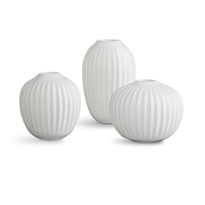 Se Kähler - Hammershøi vase miniature, 3-pak, hvid ✔ Kæmpe udvalg i Kähler ✔ Hurtig levering: 1 - 2 Hverdage samt billig fragt - Varenummer: RKTK-K692397 og barcode / Ean: '5703779161457 på lager - Udsalg på Spar op til 52% - Over 1354 design mærker på udsalg