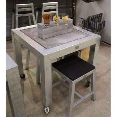 Se tilbud på Rock-Solid spisebord i galvaniseret stål, 76 x 76 x 74 cm. Billigt udsalg! Hurtig levering: 1-2 hverdage. Varenummer: 3NDC-2416. Spar op til 67%.