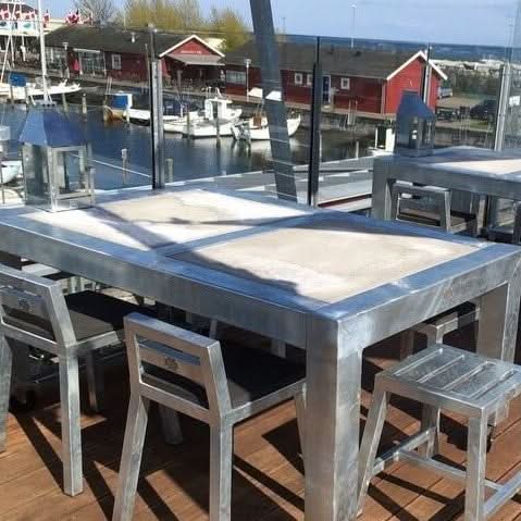 Se tilbud på Rock-Solid spisebord i galvaniseret stål, 100,5 x 155 x 74 cm. Billigt udsalg! Hurtig levering: 1-2 hverdage. Varenummer: 3NDC-2419. Spar op til 52%.