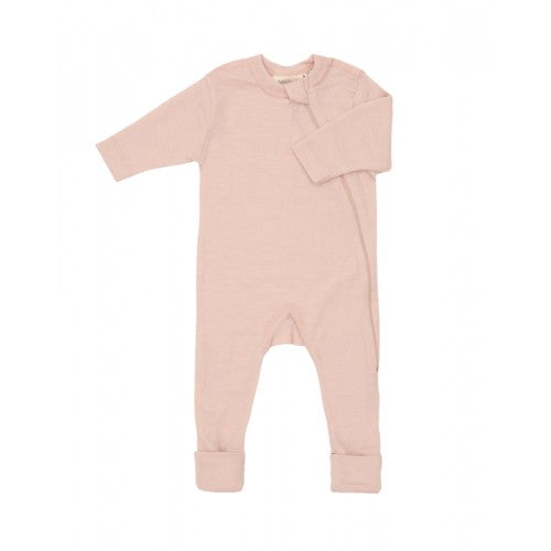 Langærmet baby heldragt i rose melange af økologisk merino uld, størrelse 68, med sidelynlås