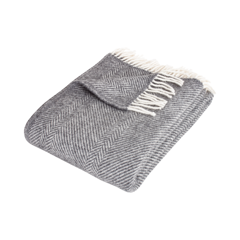 Se HERRINGBONE Dark Grey Uldplaid på udsalg! Billig fragt & hurtig levering (1-2 dage). Spar op til 59% på tilbud. Over 1354 mærker på udsalg.