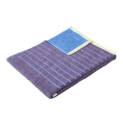 Se Hübsch Promenade håndklæde small - 50x100cm - lilla/blå til billigt tilbud! Udsalg på tekstiler, spar op til 56%. Hurtig levering: 1-2 hverdage.