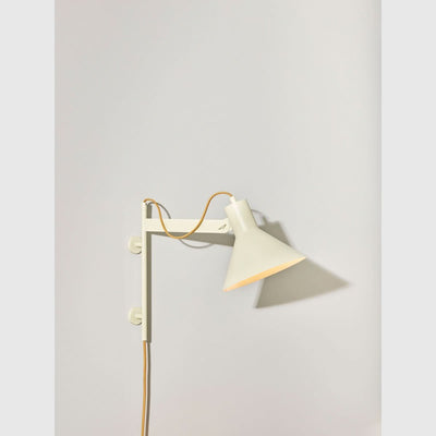 Se Hübsch Studio Wall Lamp - lys grøn/orange på udsalg! Billig fragt & hurtig levering (1-2 dage). Spar op til 67% på lamper. Over 1312 brands på tilbud.