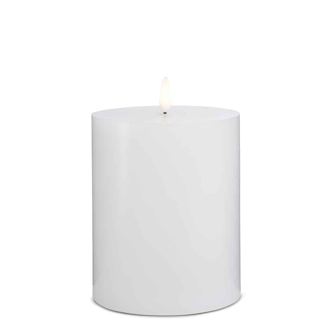 Se LED Stearinlys - 1 stk. - ø10 x 15 cm - m/3D flamme - (flere farver) - Hvid ✔ Kæmpe udvalg i Satana - Køb online på udsalg og tilbud lige nu ✔ Meget billig fragt og hurtig levering - Varenummer: Satana-390983 på lager - Udsalg på Personlig pleje > Ansigt > Op til 61% rabat - Over 1.329 brands på online udsalg