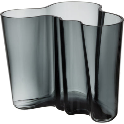 Se Iittala Aalto Collection vase, 16 cm. mørkegrå ✔ Stort online udvalg i Iittala ✔ Hurtig levering: 1 - 2 Hverdage samt billig fragt - Varenummer: KTO-1020905 og barcode / Ean: '6411923657037 på lager - Udsalg på Vase Spar op til 59% - Over 1354 design mærker på udsalg