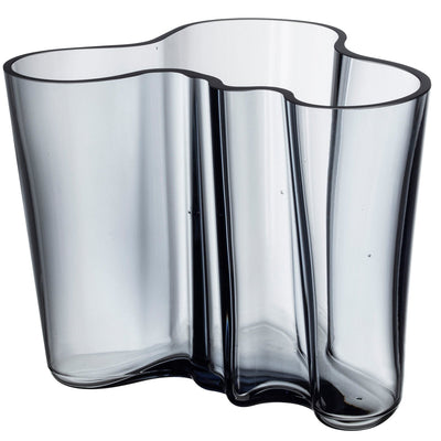 Se Iittala Alvar Aalto Collection Vase 16 cm. Genbrugsglas ✔ Kæmpe udvalg i Iittala ✔ Meget billig fragt og hurtig levering: 1 - 2 hverdage - Varenummer: KTO-1056252 og barcode / Ean: '6411923669504 på lager - Udsalg på Vase Spar op til 51% - Over 785 kendte brands på udsalg