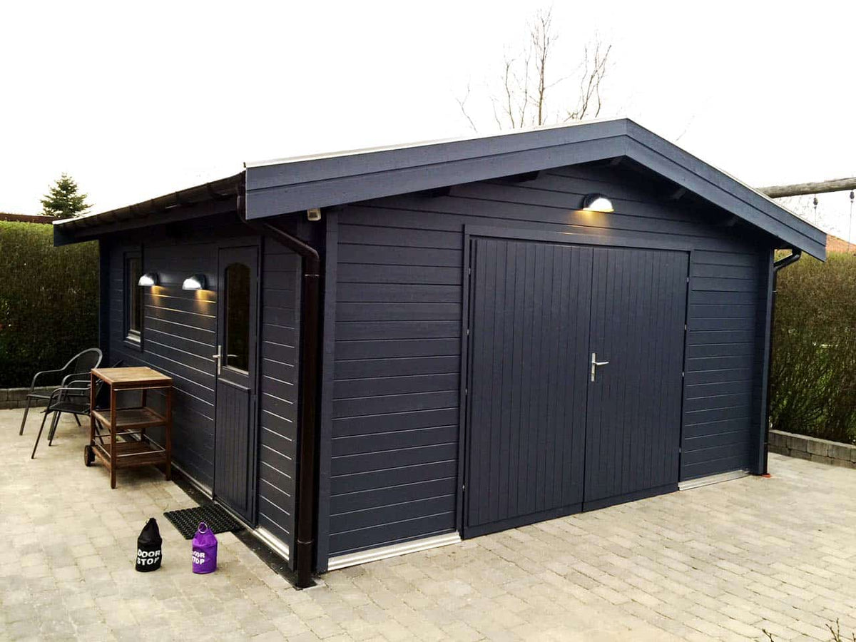 Enkelt garage i træ på 24 m² med stor dobbeltdør, Garage 470 fra Sølund Huse