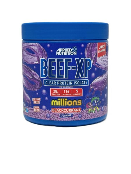 Pose med Applied Nutrition Beef-XP proteinpulver, Millions Blackcurrant, 150 g
