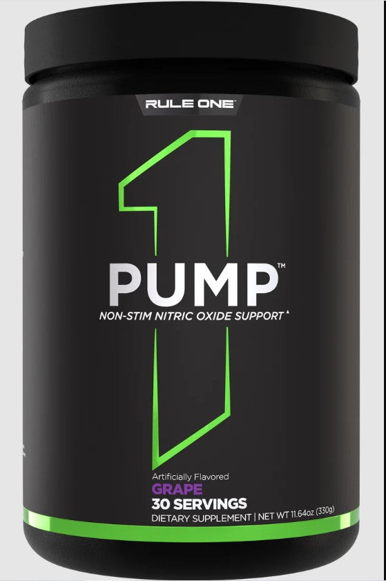 Beholder med Rule One Pump pre-workout pulver i smagen Grape, 330 g