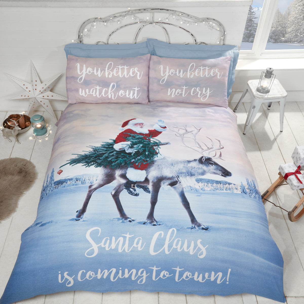 Se Julemanden ''Santa's Coming to Town'' sengetøj til dobbeltdyne, 220x230cm ✔ Kæmpe udvalg i Bolig Magasin - Køb online på udsalg og tilbud lige nu ✔ Hurtig levering til lave fragtpriser - Varenummer: MMAction-209037 og 5027491616768 på lager - Udsalg på Jule Sengetøj Få op til 69% i rabat - Over 2.739 mærker på stort udsalg