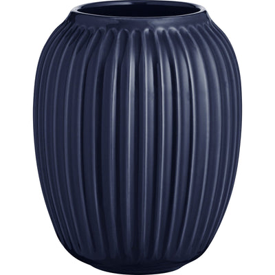 Se Kähler Hammershøi vase, 20 cm - indigoblå ✔ Stort online udvalg i Kähler ✔ Hurtig levering: 1 - 2 Hverdage samt billig fragt - Varenummer: KTO-693195 og barcode / Ean: '5703779181851 på lager - Udsalg på Vase Spar op til 67% - Over 1354 design brands på udsalg