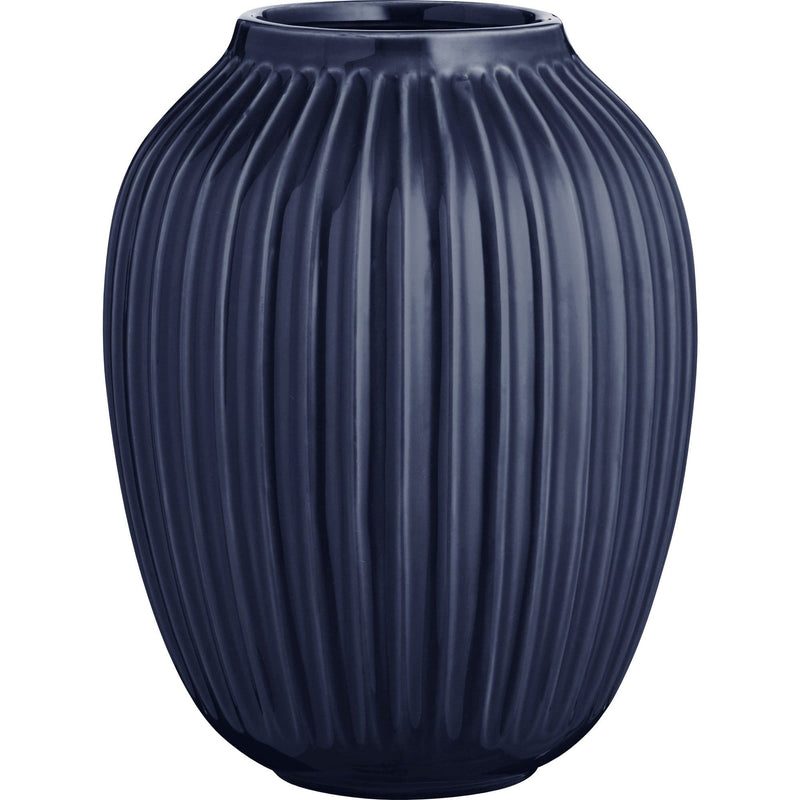 Se Kähler Hammershøi vase, 25 cm - indigoblå ✔ Stort online udvalg i Kähler ✔ Hurtig levering: 1 - 2 Hverdage samt billig fragt - Varenummer: KTO-693196 og barcode / Ean: &