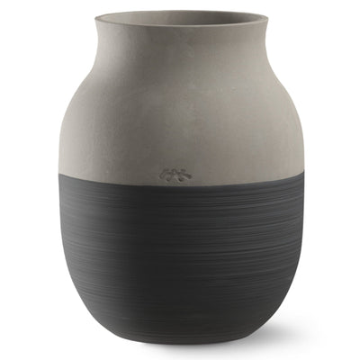 Se Kähler Omaggio Circulare vase 20 cm, antracitgrå ✔ Kæmpe udvalg i Kähler ✔ Meget billig fragt og hurtig levering: 1 - 2 hverdage - Varenummer: KTO-690147 og barcode / Ean: '5703779188805 på lager - Udsalg på Vase Spar op til 65% - Over 1112 kendte brands på udsalg