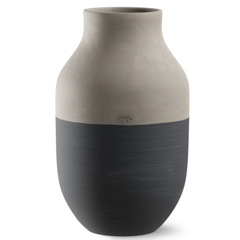 Se Kähler Omaggio Circulare vase 31 cm, antracitgrå ✔ Kæmpe udvalg i Kähler ✔ Meget billig fragt og hurtig levering: 1 - 2 hverdage - Varenummer: KTO-690149 og barcode / Ean: &