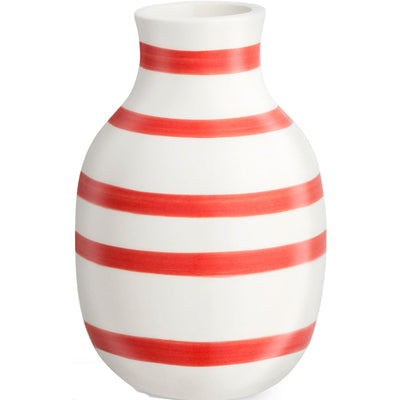Se Kähler Omaggio vase scarlet 12,5 cm. ✔ Stort online udvalg i Kähler ✔ Hurtig levering: 1 - 2 Hverdage samt billig fragt - Varenummer: KTO-691802 og barcode / Ean: '5703779182803 på lager - Udsalg på Vase Spar op til 63% - Over 1354 design brands på udsalg