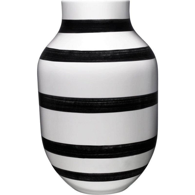 Se Kähler Omaggio vase sort 30,5 cm. ✔ Stort online udvalg i Kähler ✔ Hurtig levering: 1 - 2 Hverdage samt billig fragt - Varenummer: KTO-690182 og barcode / Ean: &