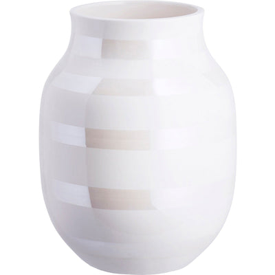 Se Kähler Omaggio vase perlemor 20 cm. ✔ Stort online udvalg i Kähler ✔ Hurtig levering: 1 - 2 Hverdage samt billig fragt - Varenummer: KTO-691781 og barcode / Ean: '5703779160511 på lager - Udsalg på Vase Spar op til 61% - Over 1334 design brands på udsalg