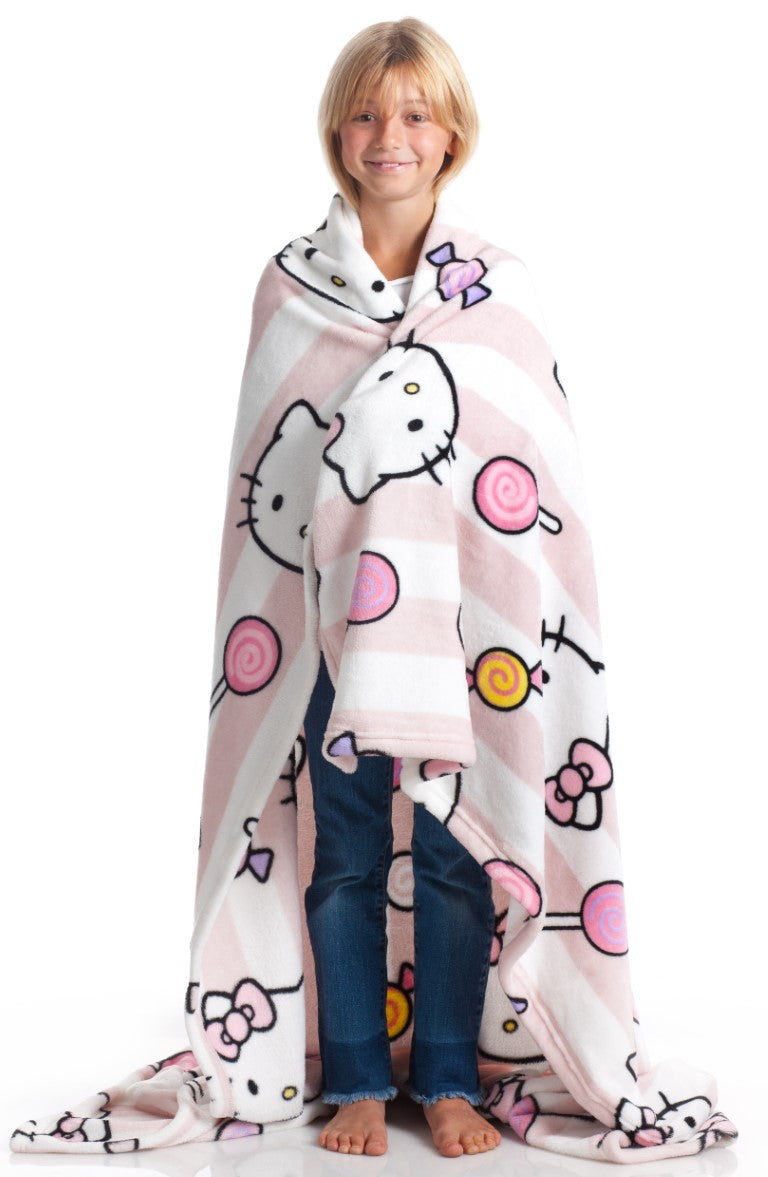 Se KANGURU Hello Kitty Plaid og tæppe til børn ✔ Kæmpe udvalg i KANGURU - Køb online på udsalg og tilbud lige nu ✔ Meget billig fragt og hurtig levering - Varenummer: MMAction-2131285 og 8006843012851 på lager - Udsalg på Plaider / Ponchoer Spar helt op til 73% - Kæmpe udsalg på over 739 mærker