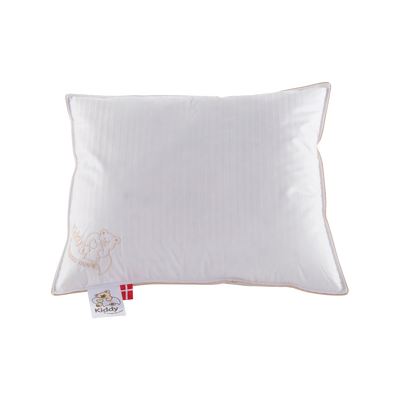 Se tilbud på KIDDY ROYAL Moskus juniorpude 40x45 cm! Billigt udsalg på Ringsted Dun. Hurtig levering, 1-2 hverdage. Varenummer: HOMFEE-3543. Spar op til 58%.