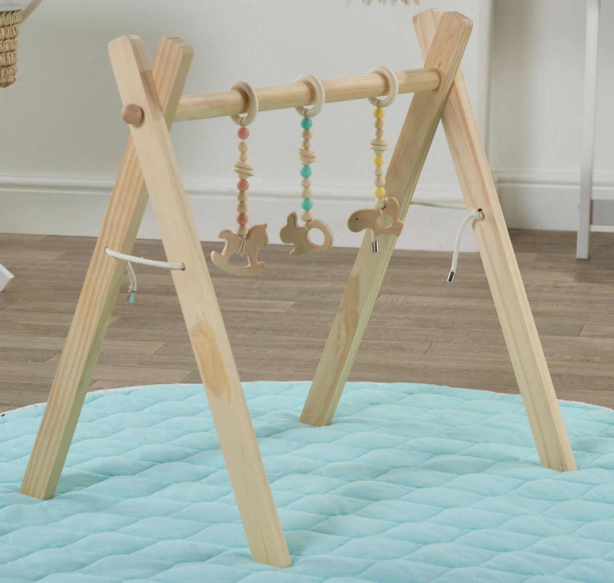 Se Kinder Valley Håndlavede babygym (fra 0 mdr) ✔ Kæmpe udvalg i Kinder Valley - Køb online på udsalg og tilbud lige nu ✔ Lav fragtpris og hurtig levering - Varenummer: MMAction-2210019 og 5060738837267 på lager - Udsalg på Baby Legetøj Spar helt op til 79% - Udsalg på produkter fra mere end 2.739 mærker